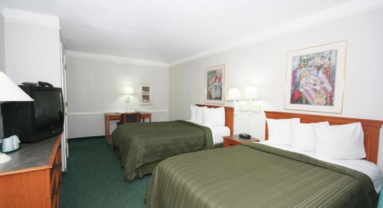 Quality Inn & Suites Charlotte Airport Room photo