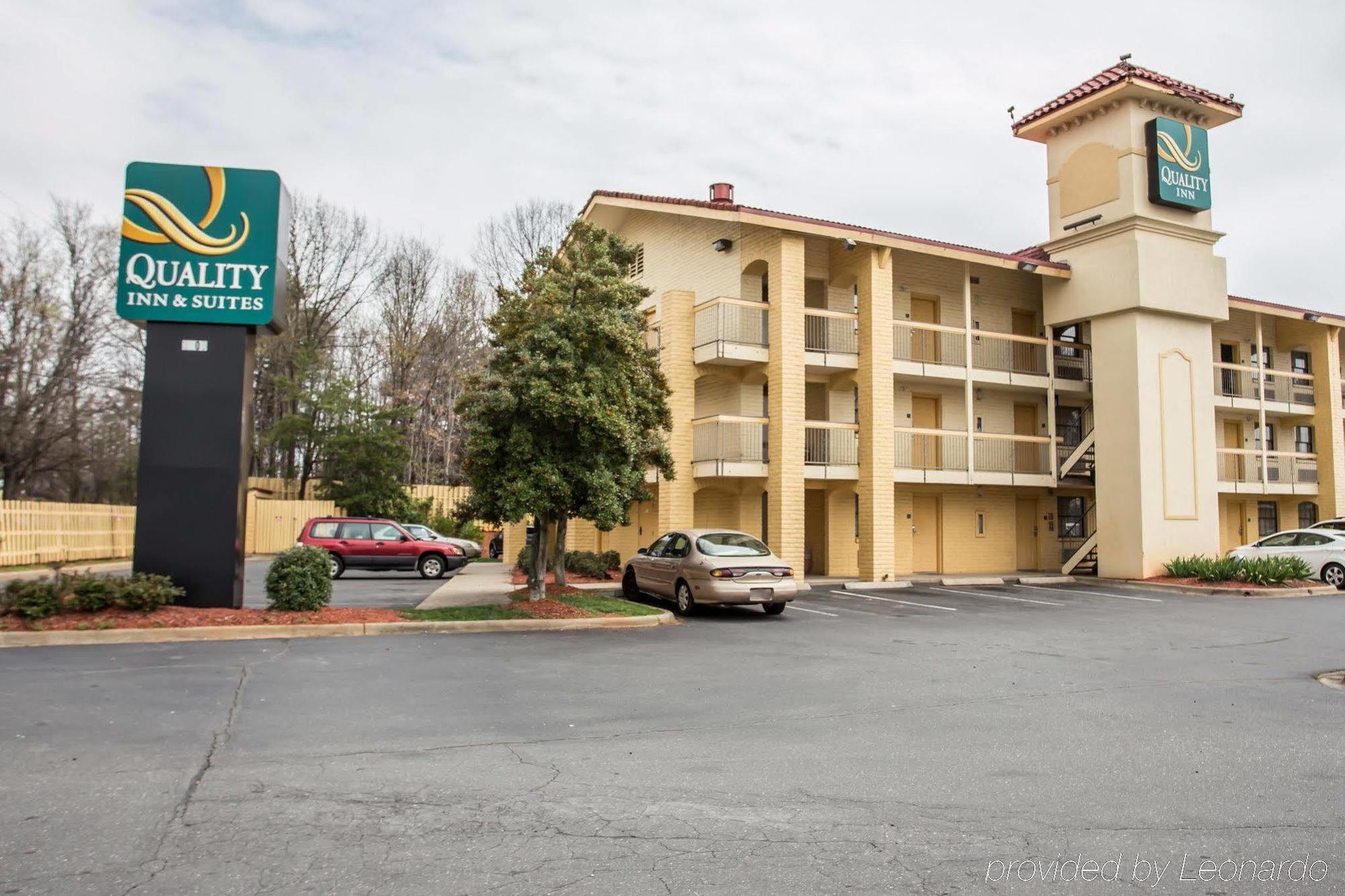 Quality Inn & Suites Charlotte Airport Exterior photo